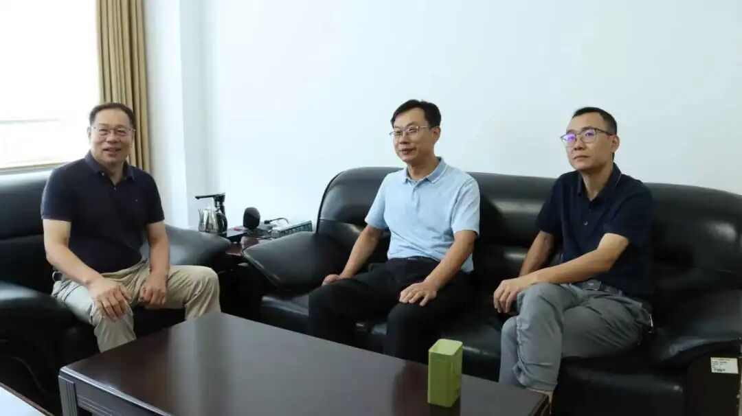 ��ʦ���ؼ� | �ļ����ش�н�����߽�̨�׻���